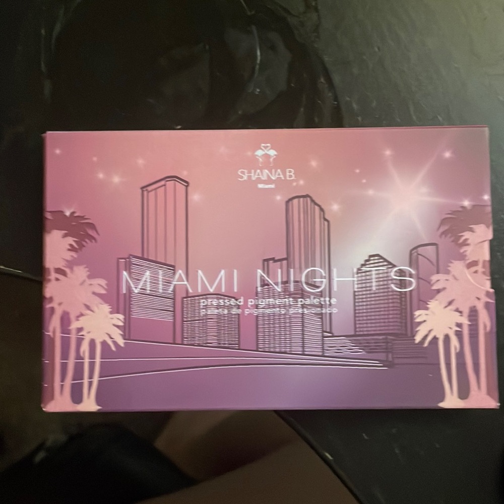 Eyeshadow palette